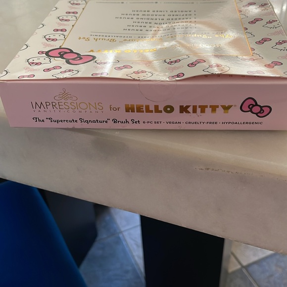 Bundle 2 Listings for $20😀 Hello Kitty Makeup Brush Set - Picture 3 of 7